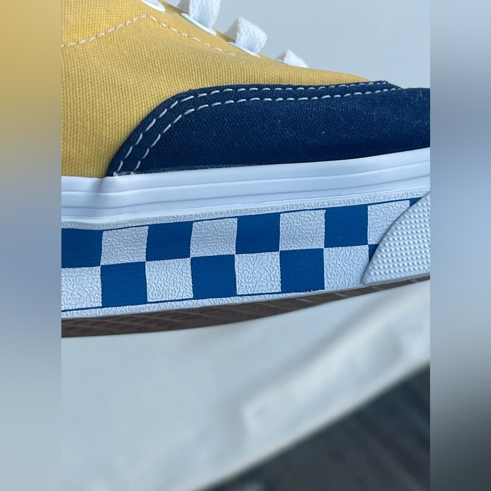 VANS ERA (BMX CHECKERBOARD) men’s size 9/women’s size 10 1/2
True Blue/ Yellow - Picture 7 of 7